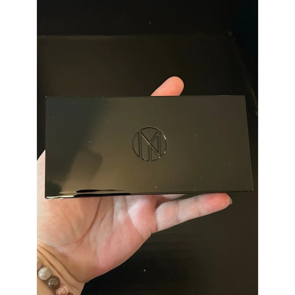 Il Makiage Shade Addict - High Impact 8 pan eye color palette